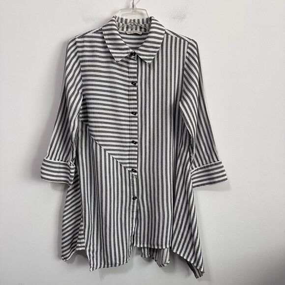 Soft Surroundings Standout Tunic Top M? Stripe Button Front Asymmetric Hem - Picture 1 of 12
